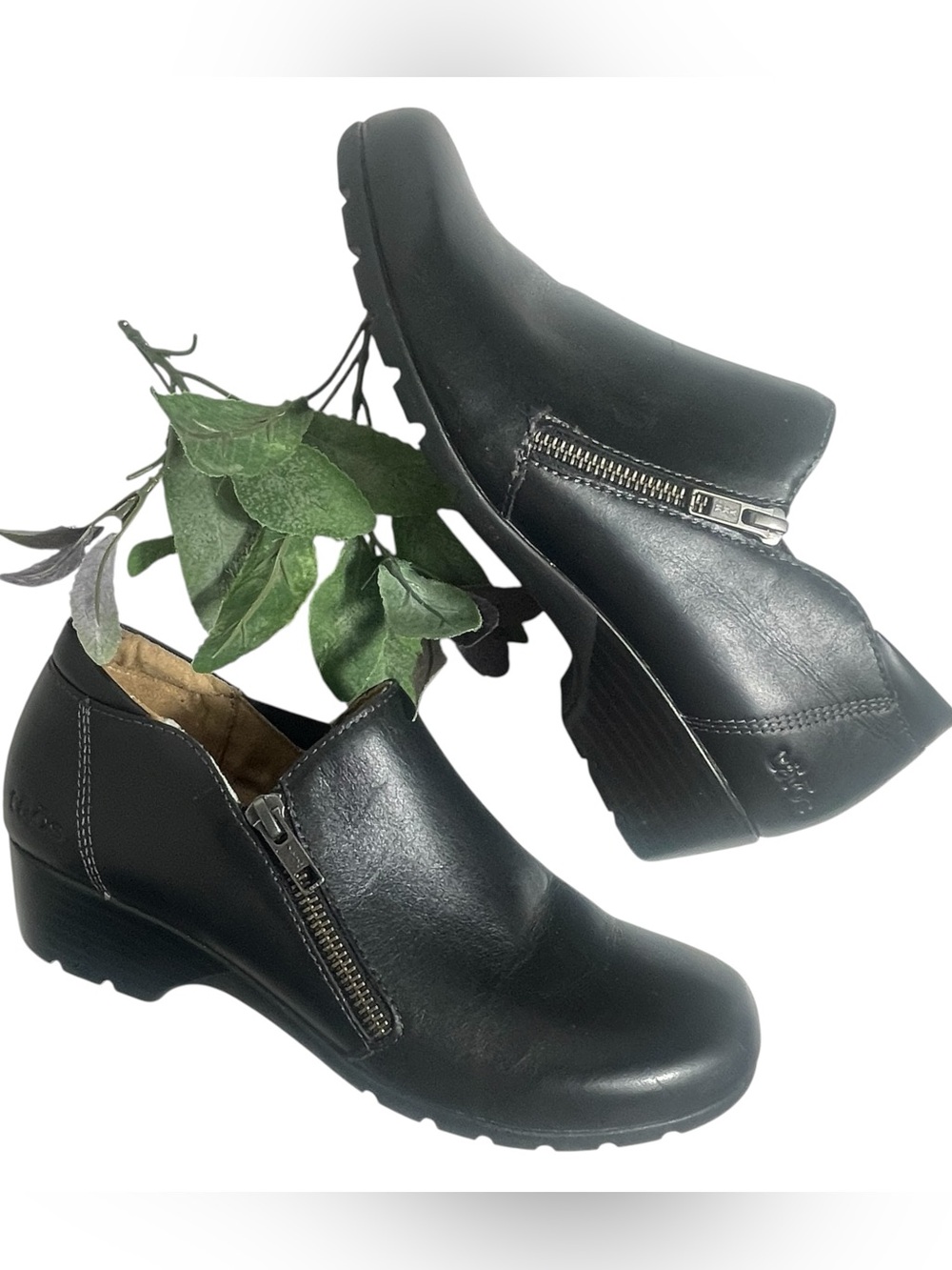 TAOS WMNS Daily Wear Heeled Ankle Boot Side Zip Black Leather Sz US 7.5 /EU 37.5
